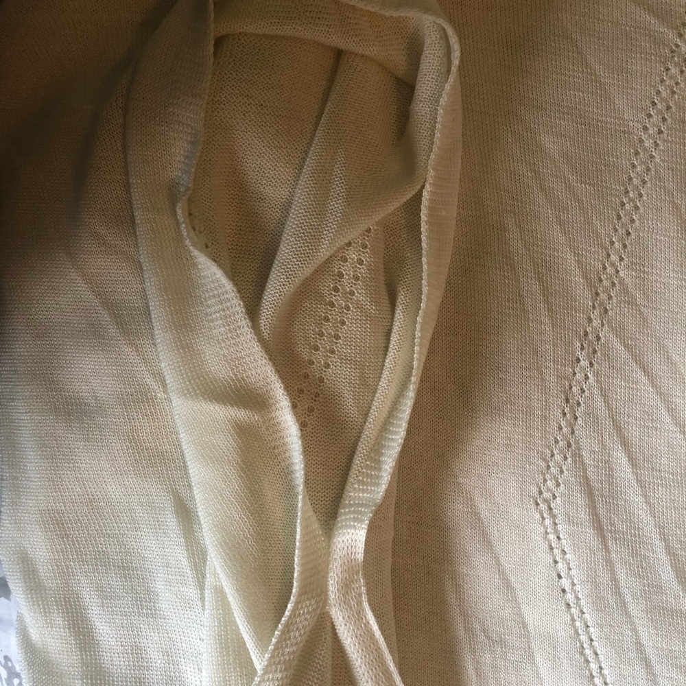 Cream poncho - Picture 4 of 6
